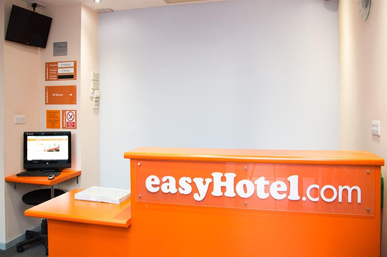 Easyhotel Victoria Londra Esterno foto