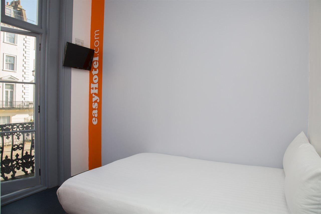 Easyhotel Victoria Londra Esterno foto