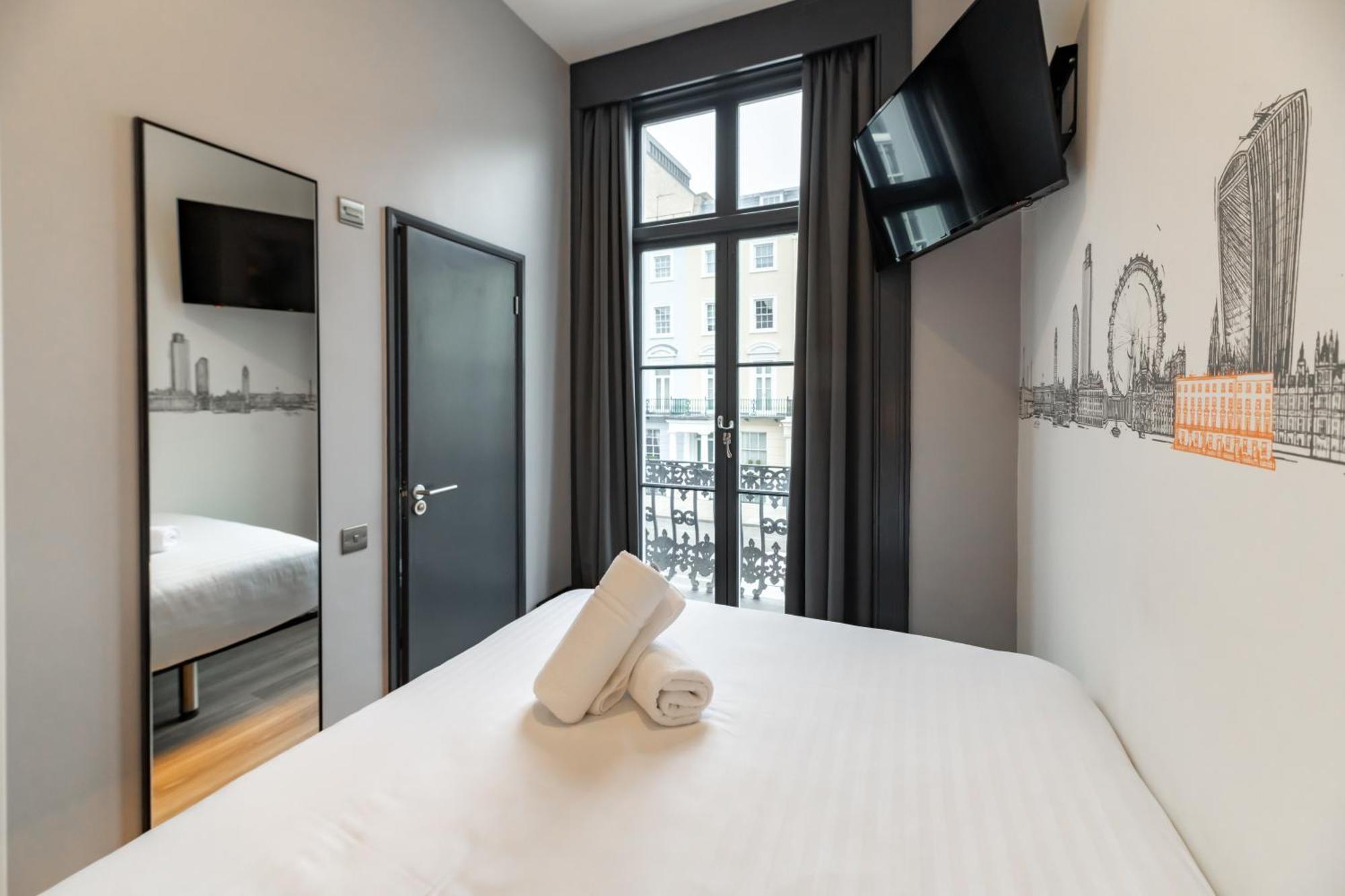 Easyhotel Victoria Londra Esterno foto