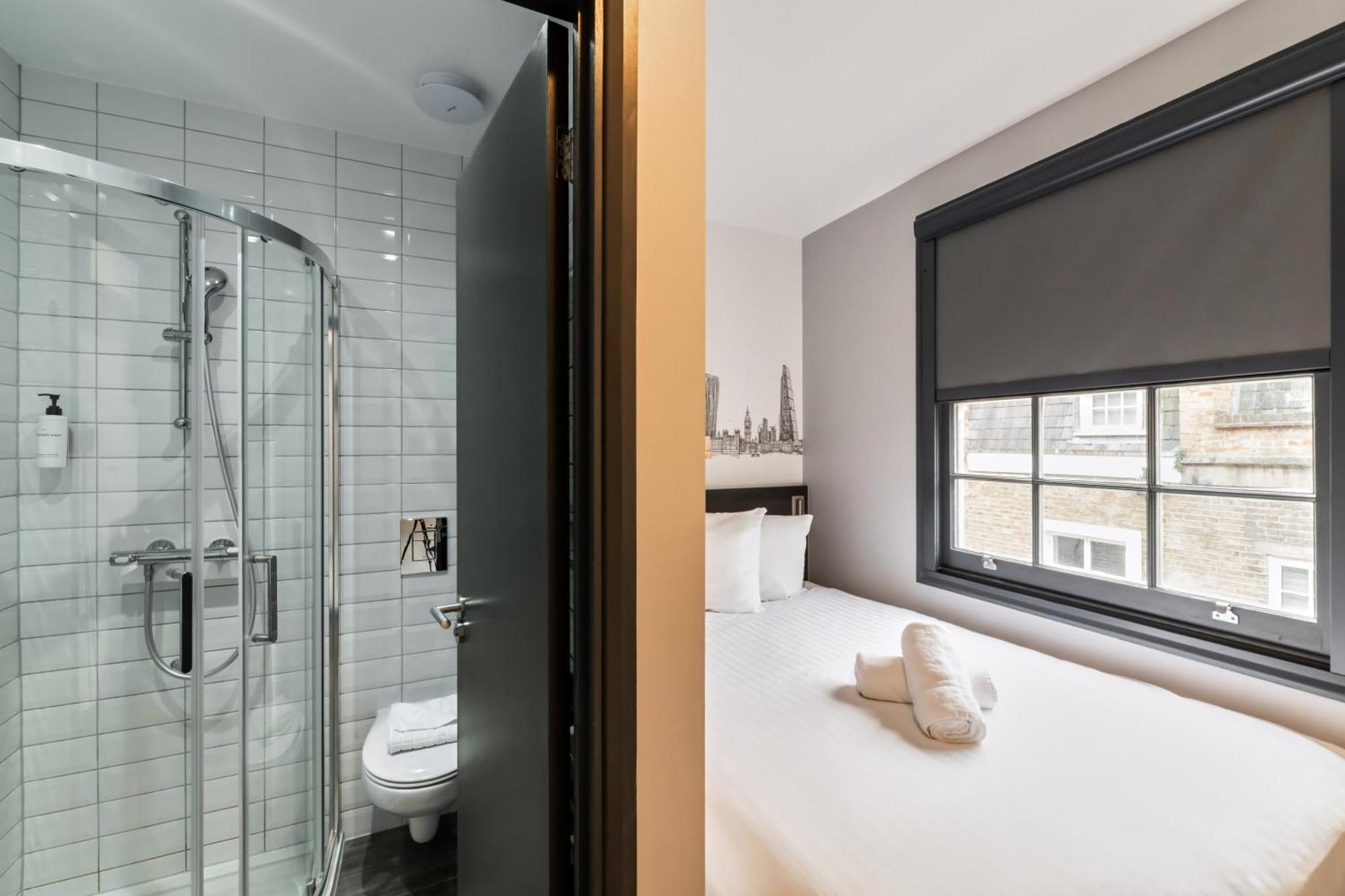 Easyhotel Victoria Londra Esterno foto